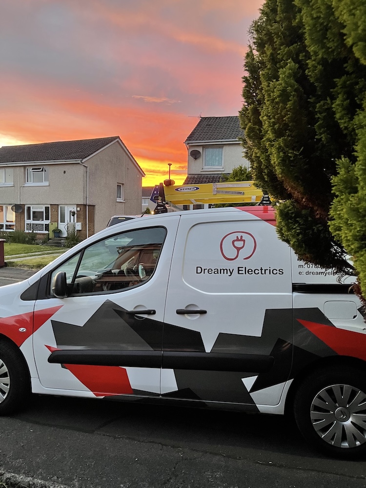 Dreamy Electrics local electrian near you in Helensburgh and west dunbartonshire